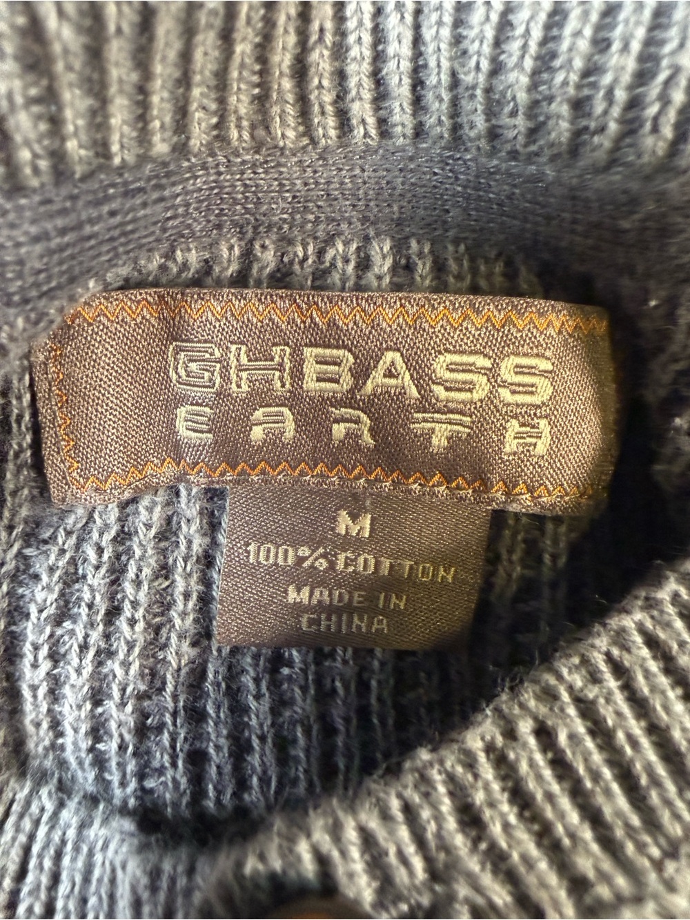 G.H. Bass & Co. Earth Men's Gray Crewneck Henley style Sweater #3103